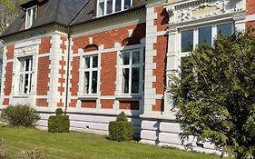 Dobbeltvaerelse I Smuk Palaevilla